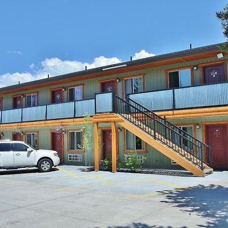 Moose Creek Inn West Yellowstone Bagian luar foto