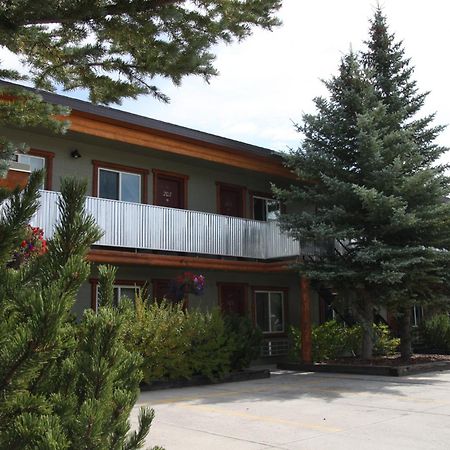 Moose Creek Inn West Yellowstone Bagian luar foto