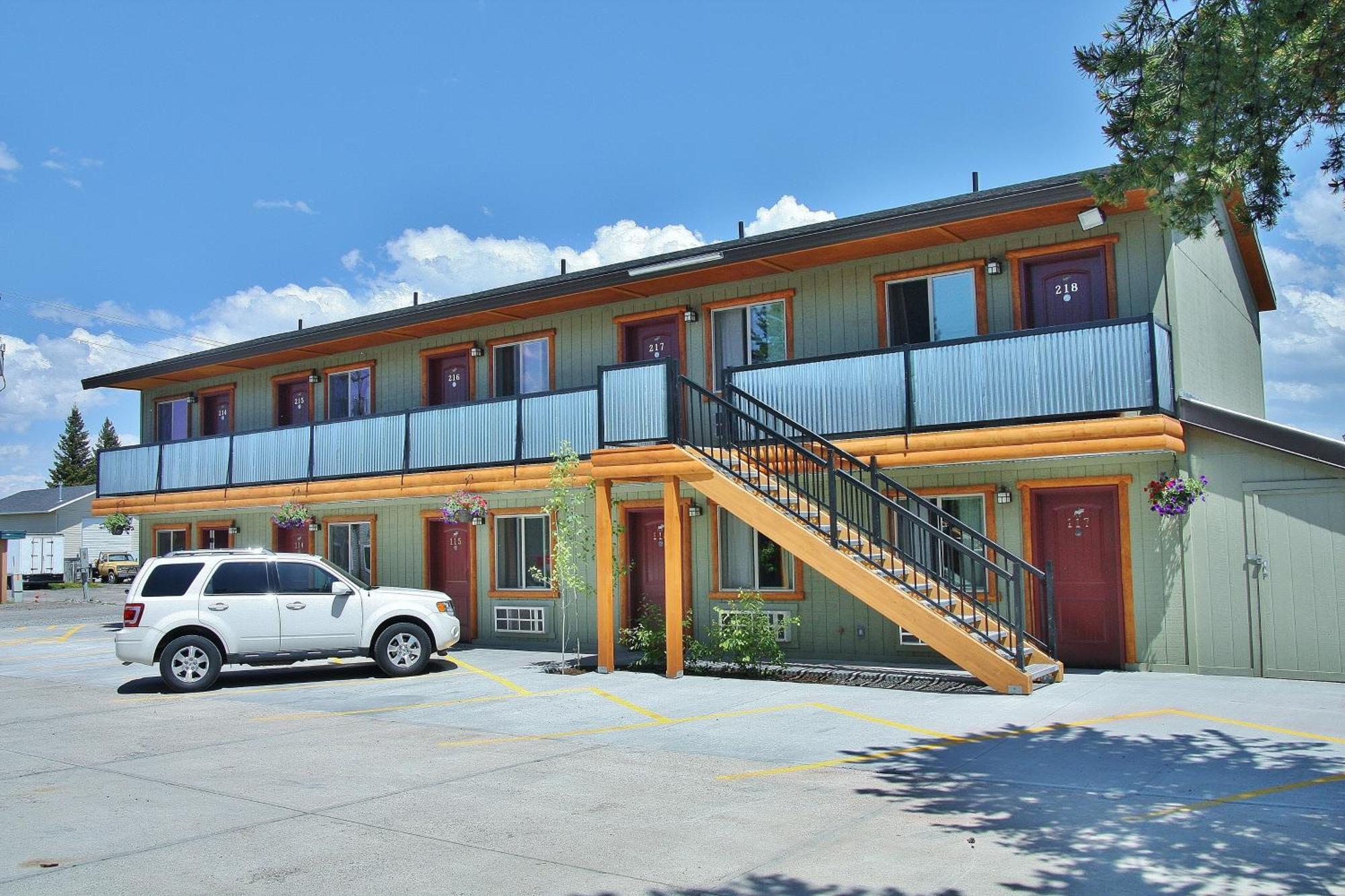Moose Creek Inn West Yellowstone Bagian luar foto