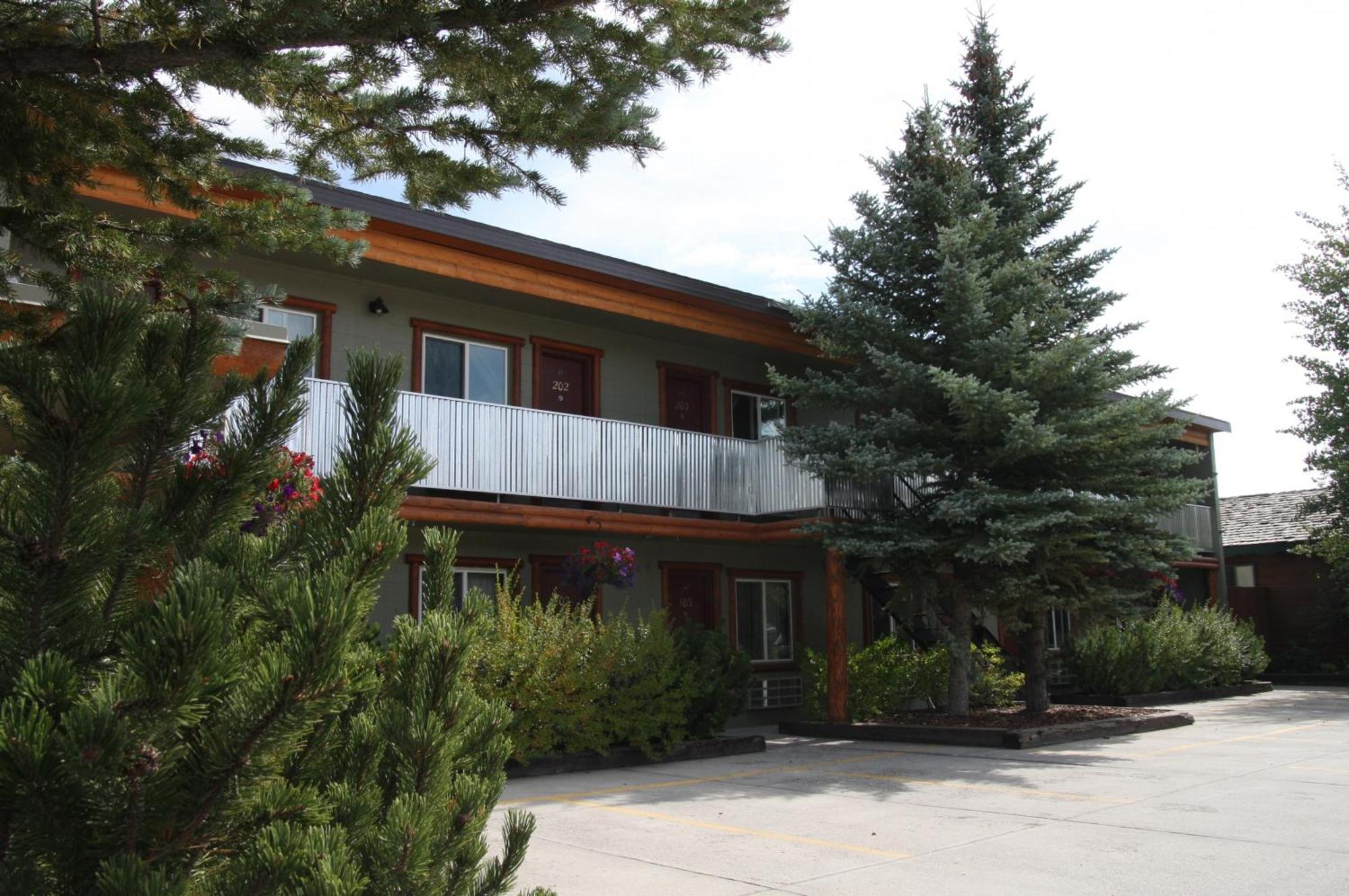 Moose Creek Inn West Yellowstone Bagian luar foto