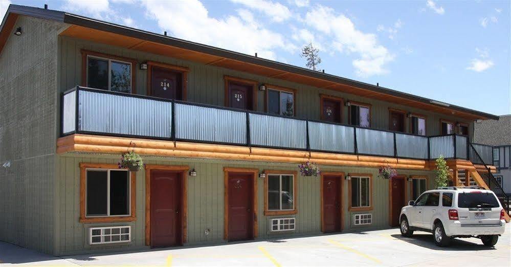 Moose Creek Inn West Yellowstone Bagian luar foto