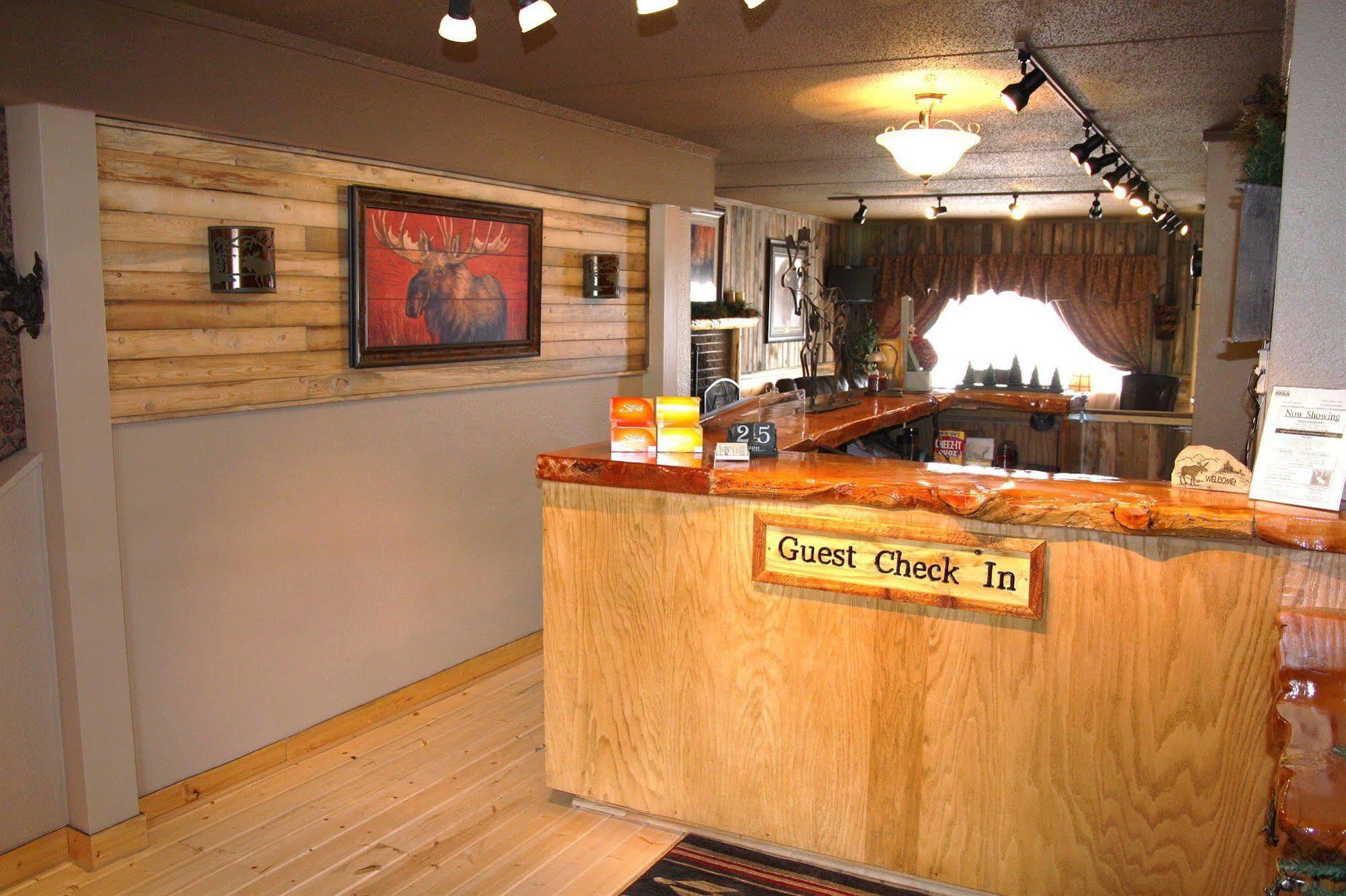 Moose Creek Inn West Yellowstone Bagian luar foto