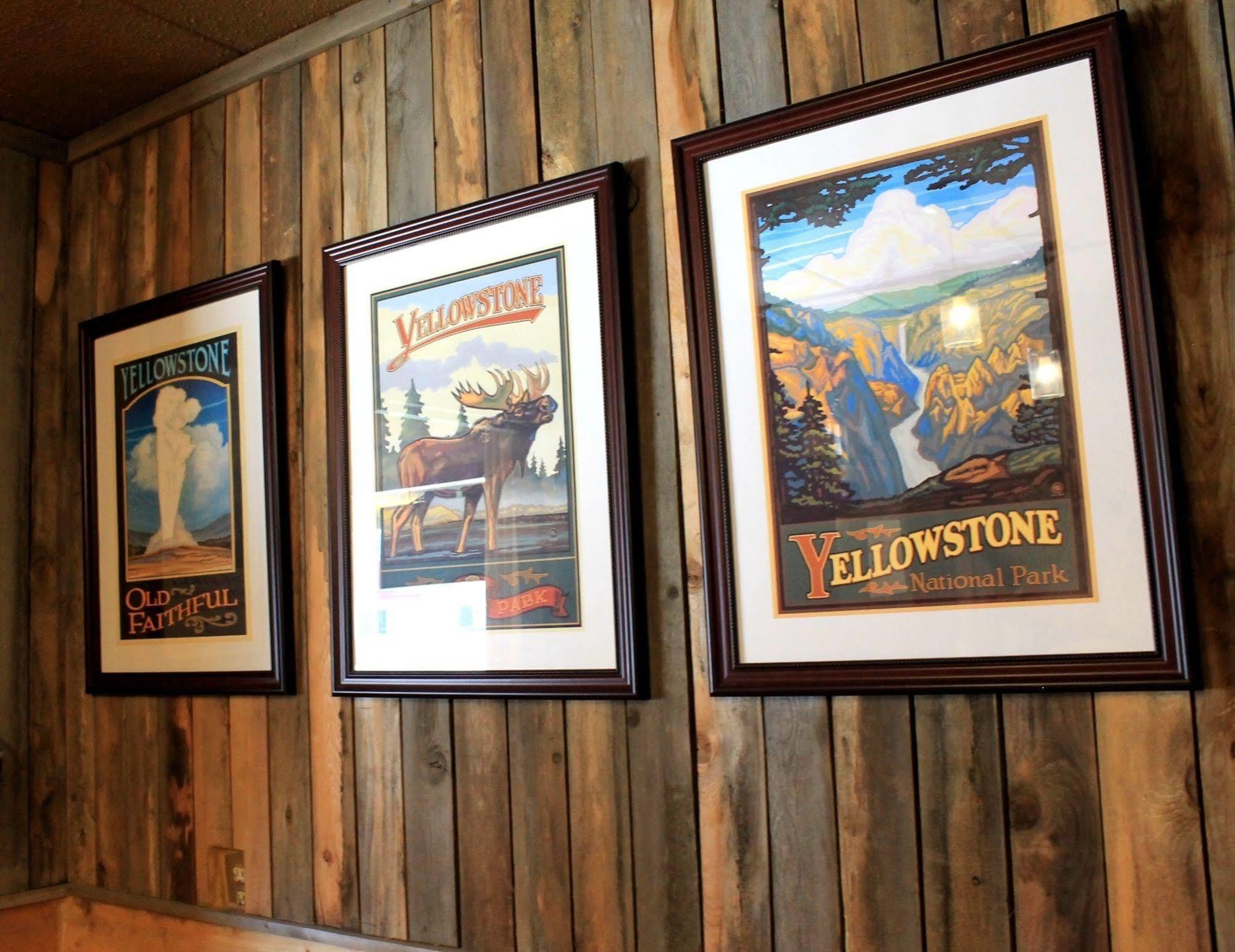 Moose Creek Inn West Yellowstone Bagian luar foto