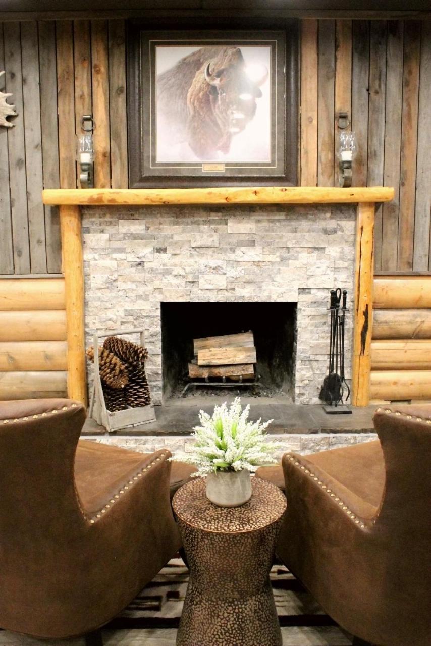 Moose Creek Inn West Yellowstone Bagian luar foto