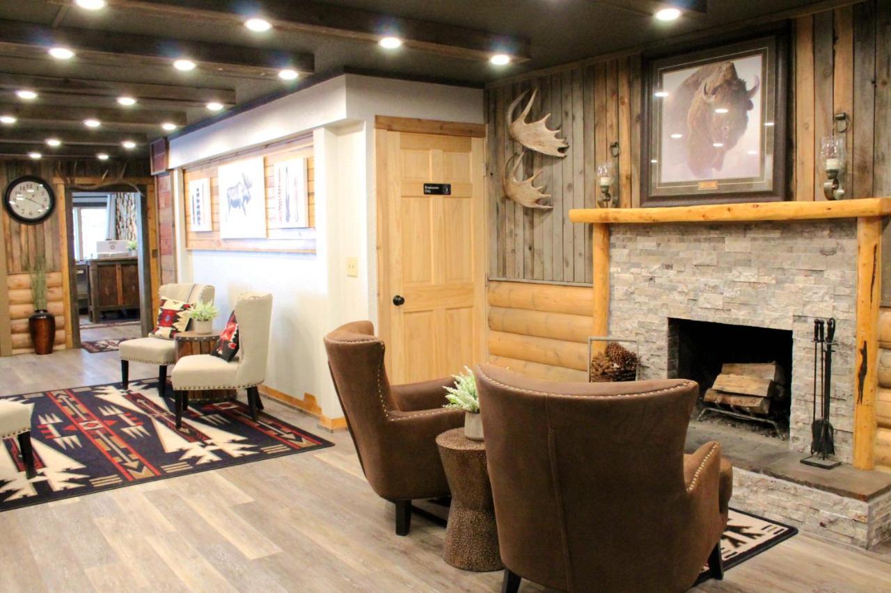 Moose Creek Inn West Yellowstone Bagian luar foto