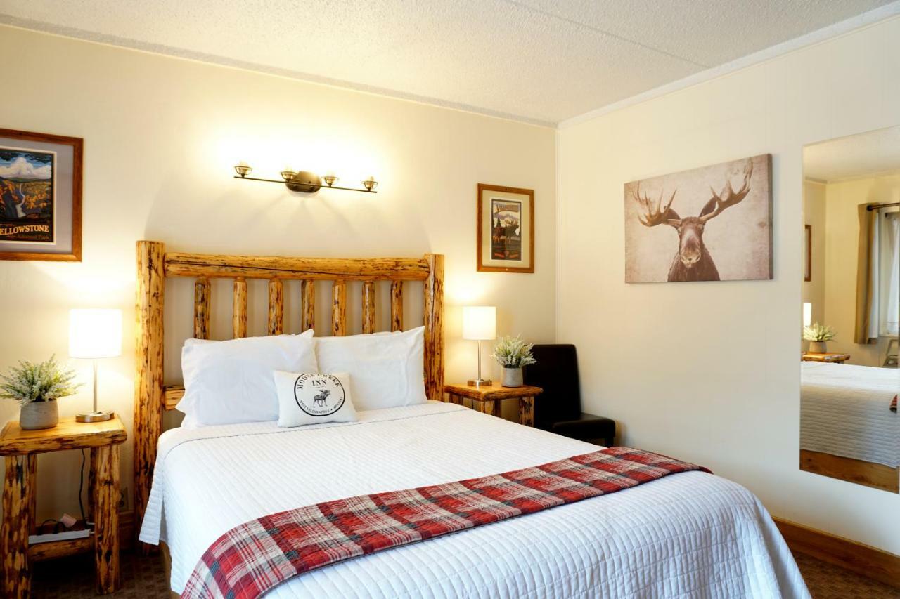 Moose Creek Inn West Yellowstone Bagian luar foto
