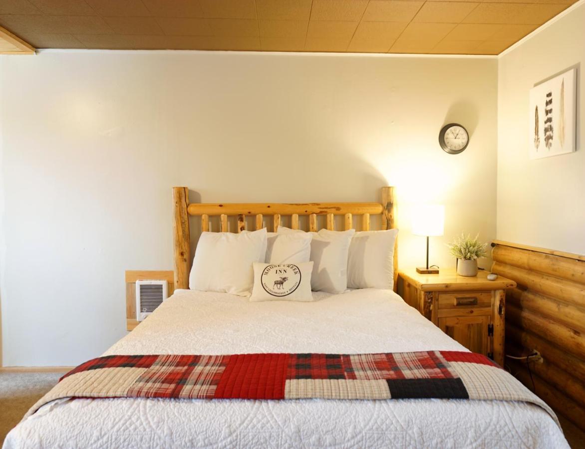 Moose Creek Inn West Yellowstone Bagian luar foto